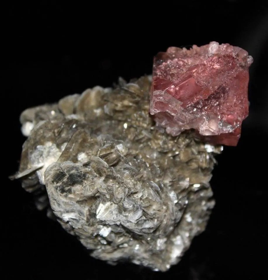 Fluorite from Pakistan, Gilgit-Baltistan, Nagar District, Chumar Bakhoor image
