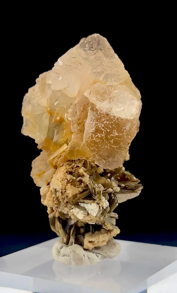 Fluorite from Pakistan - image 7