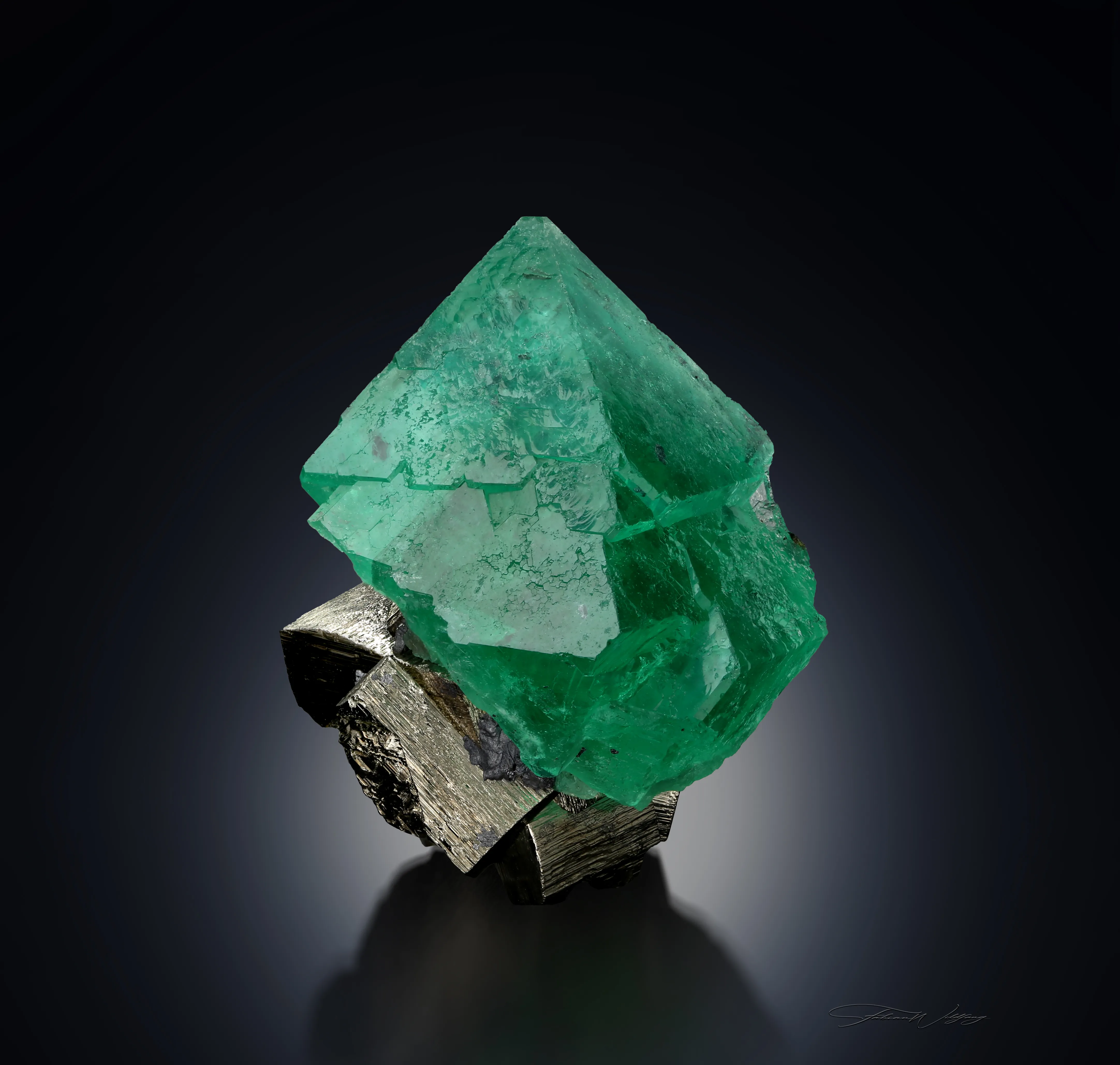 Fluorite from Peru, Pasco, Atacocha Mine - image 1