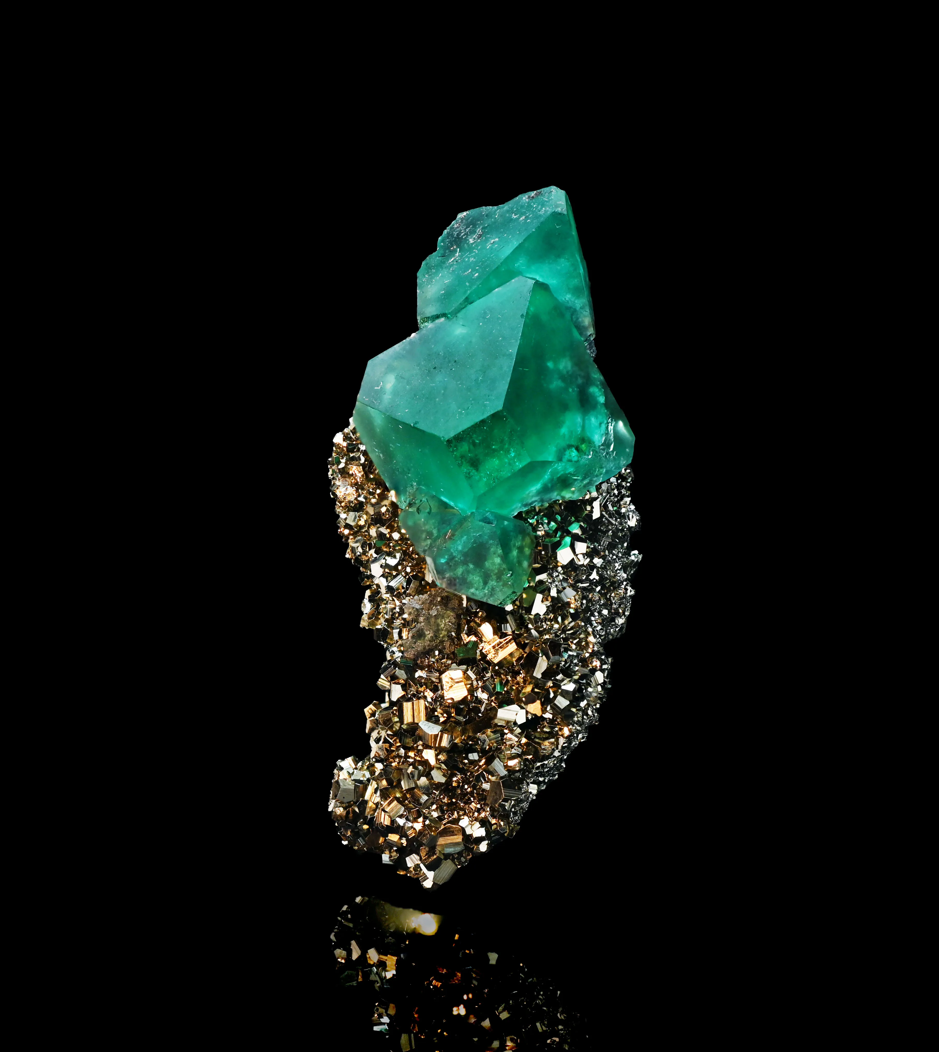 Fluorite from Peru, Pasco, Milpo mine - image 2