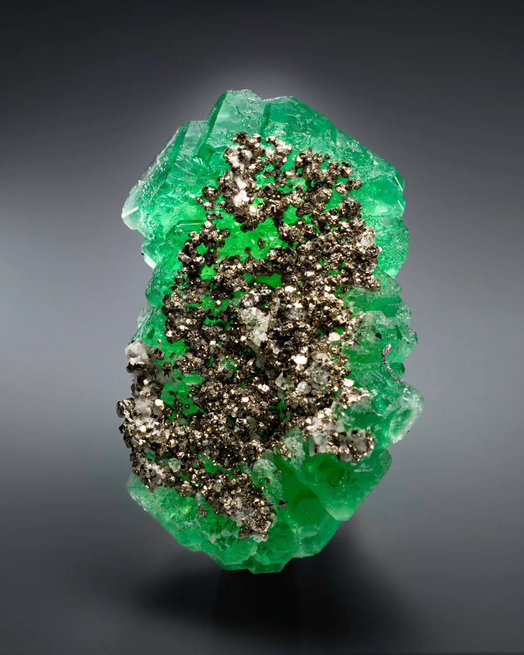 Fluorite from Peru, Pasco, Milpo mine - image 3