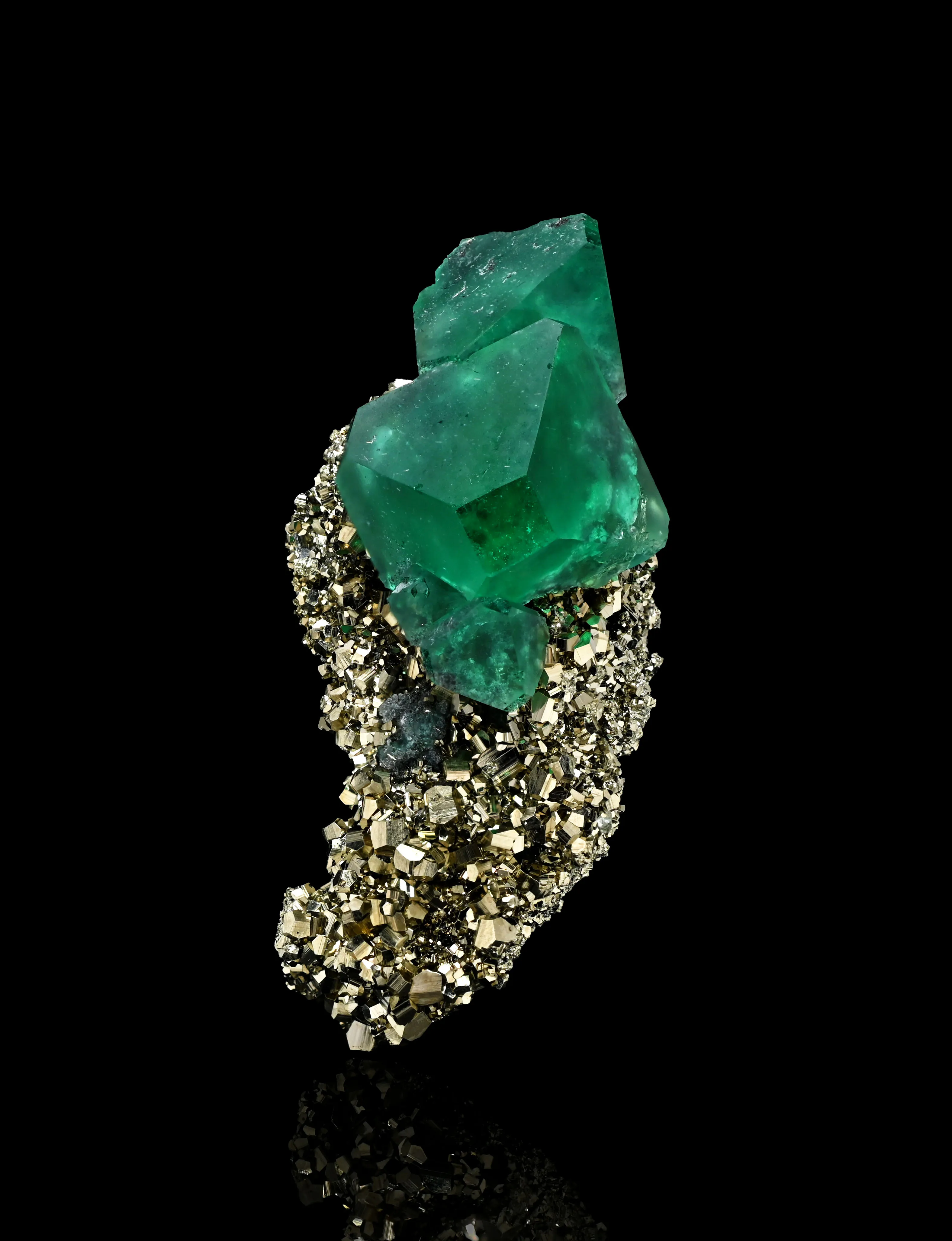 Fluorite from Peru, Pasco, Milpo mine - image 1