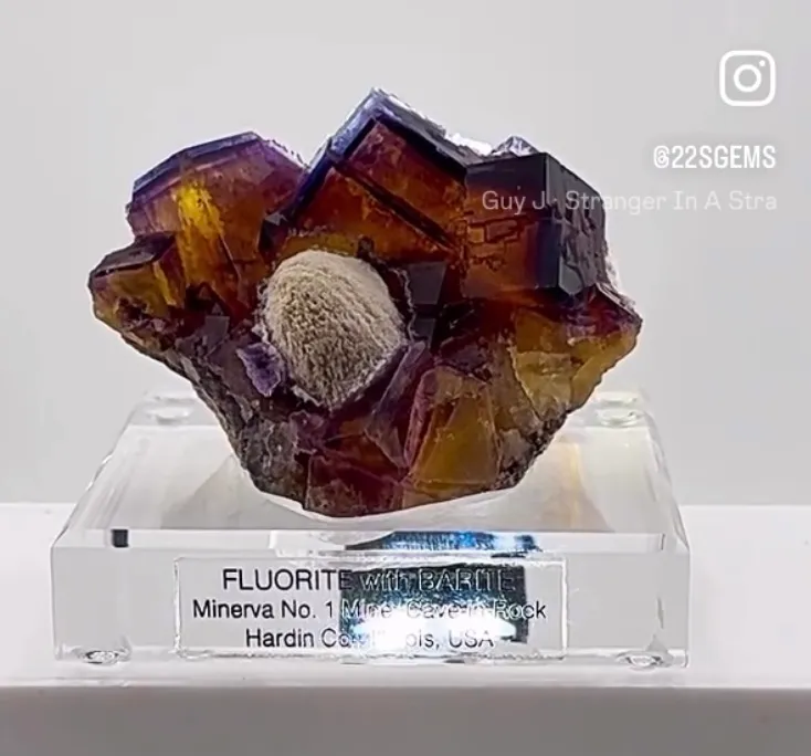 Fluorite from USA, Illinois, Hardin County, Cave-in-Rock Mining Sub-District, Cave-in-Rock image