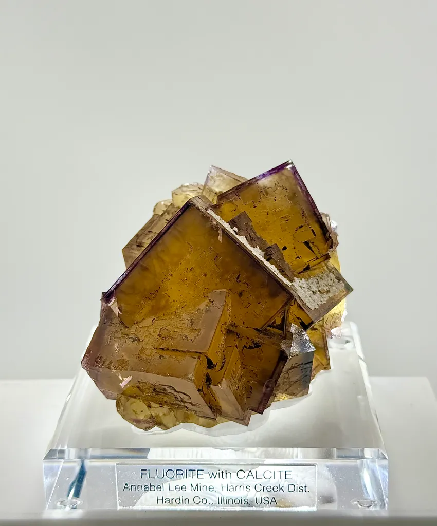 Fluorite from USA, Illinois, Hardin County, Harris Creek Mining Sub-District, Annabel Lee Mine image
