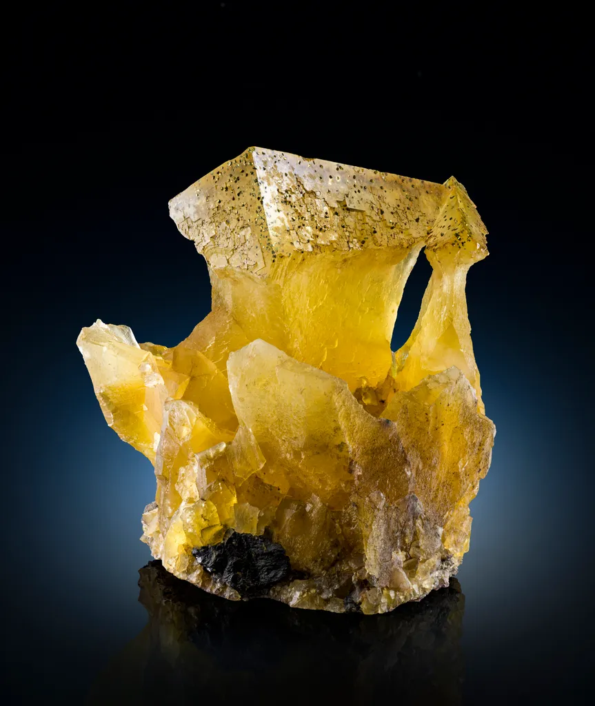 Fluorite from USA, Illinois, Hardin County, Harris Creek Mining Sub-District, Annabel Lee Mine image