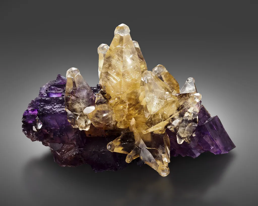 Fluorite from USA, Illinois, Hardin County, Harris Creek Mining Sub-District, Denton Mine image