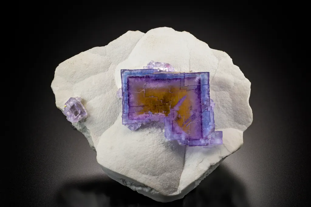 Fluorite from USA, Illinois, Hardin County, Minerva No. 1 Mine image