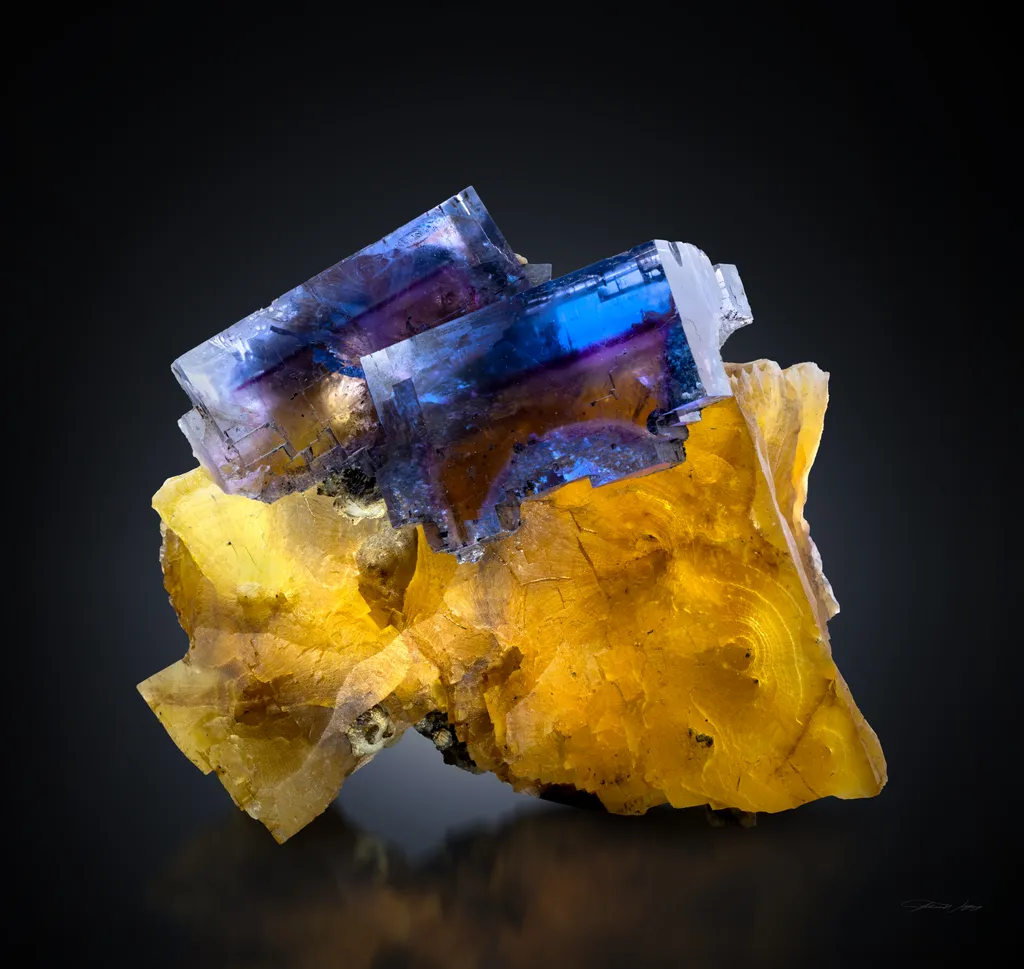 Fluorite from USA, Illinois, Minerva No. 1 Mine image