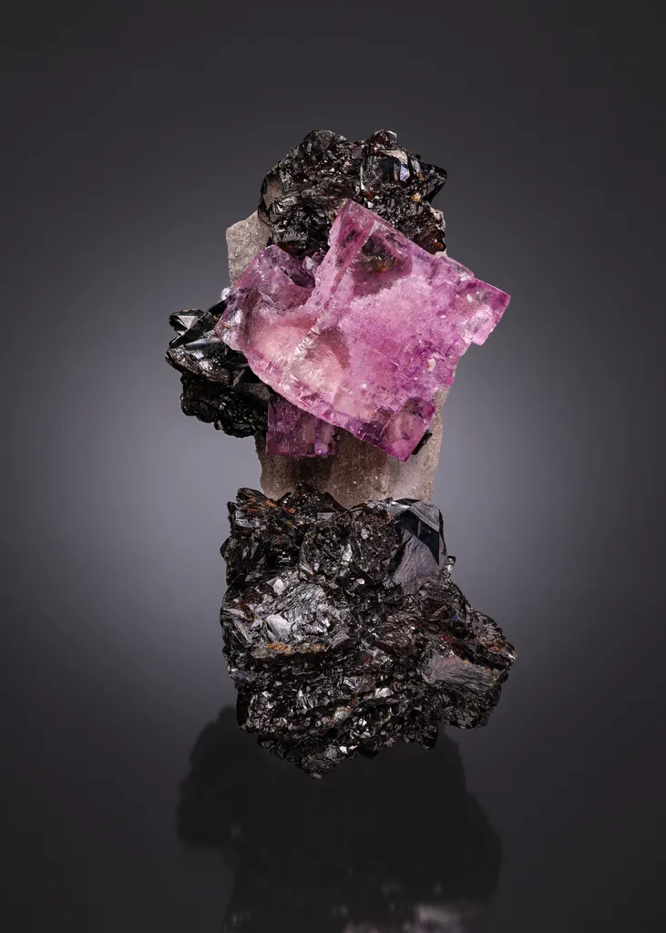 Fluorite from USA, Tennessee, Elmwood Mine image