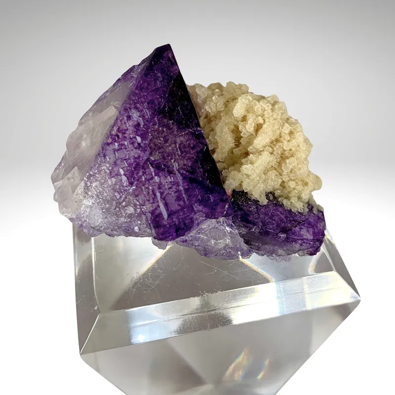 Fluorite from USA, Tennessee, Elmwood Mine image
