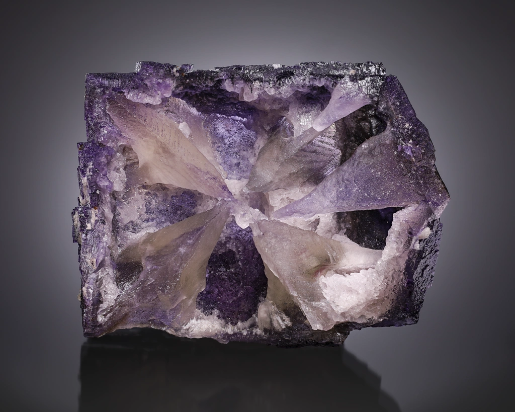 Fluorite from USA, Tennessee, Elmwood Mine image
