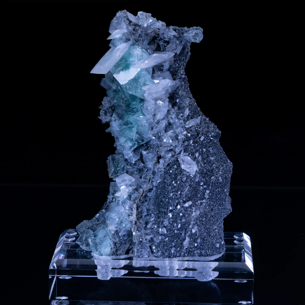 Fluorite from Xianghualing Mine, Xianghualing Sn-polymetallic ore field, Linwu Co., Chenzhou, Hunan, China - image 3