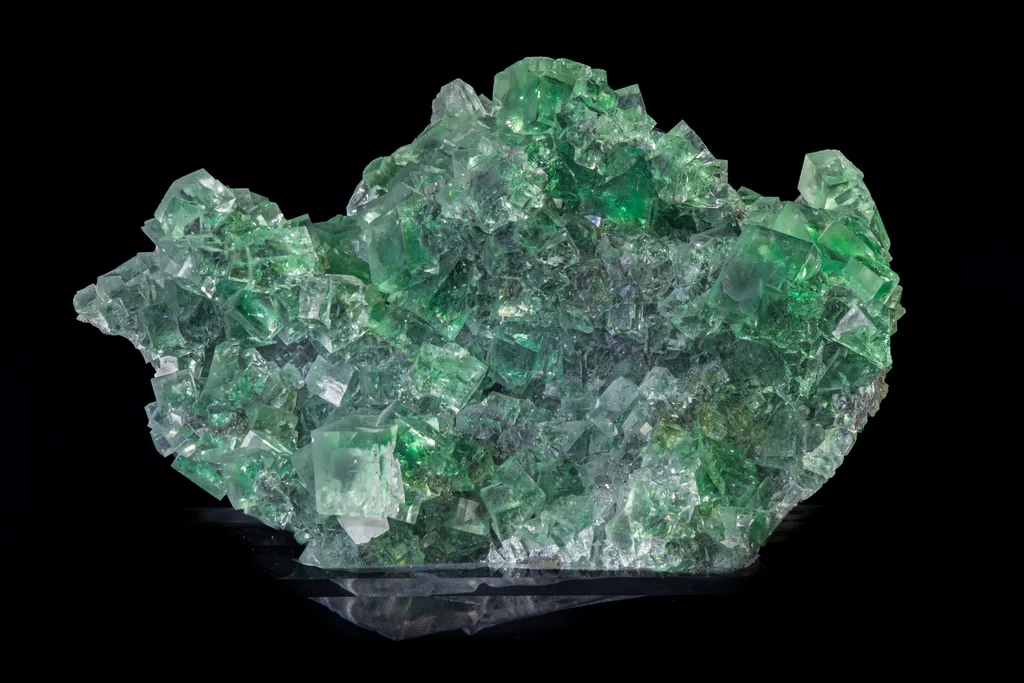 Fluorite from Xianghualing Mine, Xianghualing Sn-polymetallic ore field, Linwu Co., Chenzhou, Hunan, China image