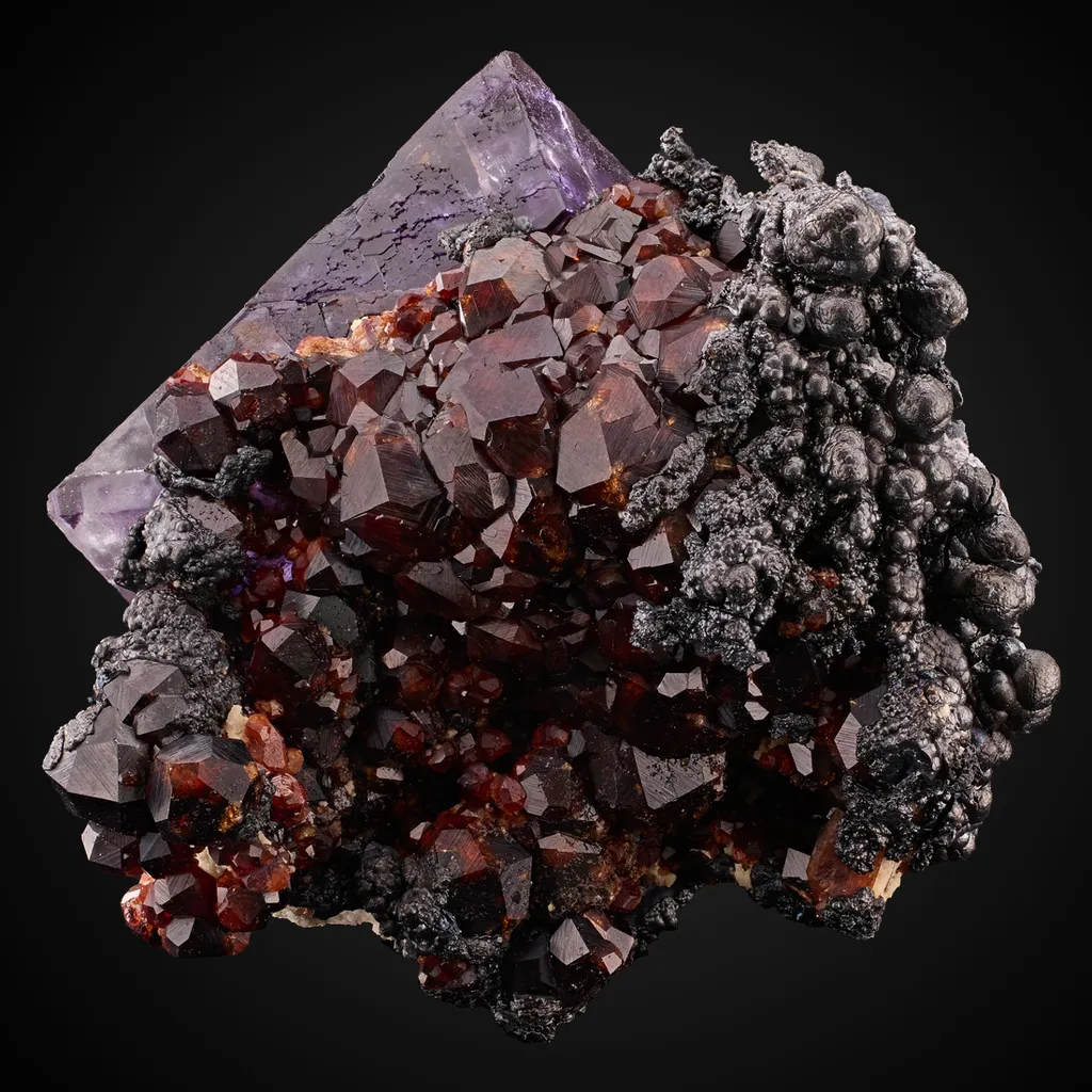 Fluorite, Garnet v. Spessartine, Manganite image