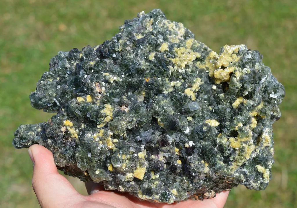 Fluorite & Muscovite 2220 grams - Okorusu Mine, Otjozondjupa Region, Namibia - Fluorescent image