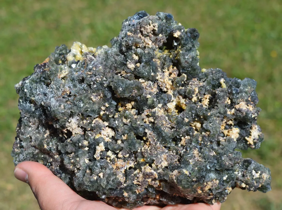 Fluorite & Muscovite 2220 grams - Okorusu Mine, Otjozondjupa Region, Namibia - Fluorescent - image 2