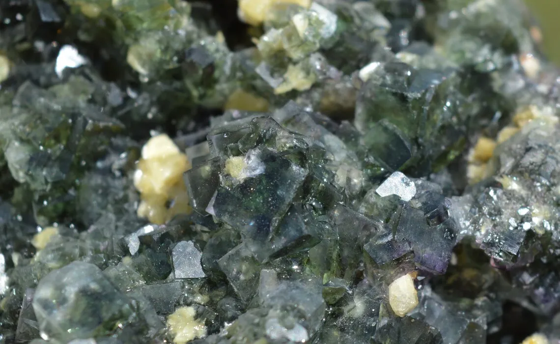 Fluorite & Muscovite 2220 grams - Okorusu Mine, Otjozondjupa Region, Namibia - Fluorescent - image 10