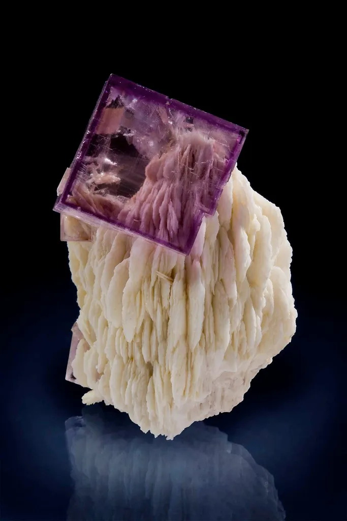 Fluorite on Baryte image