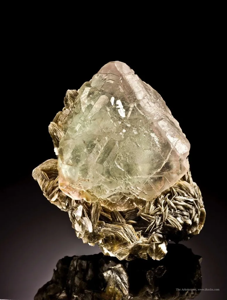 Fluorite on Muscovite - image 2
