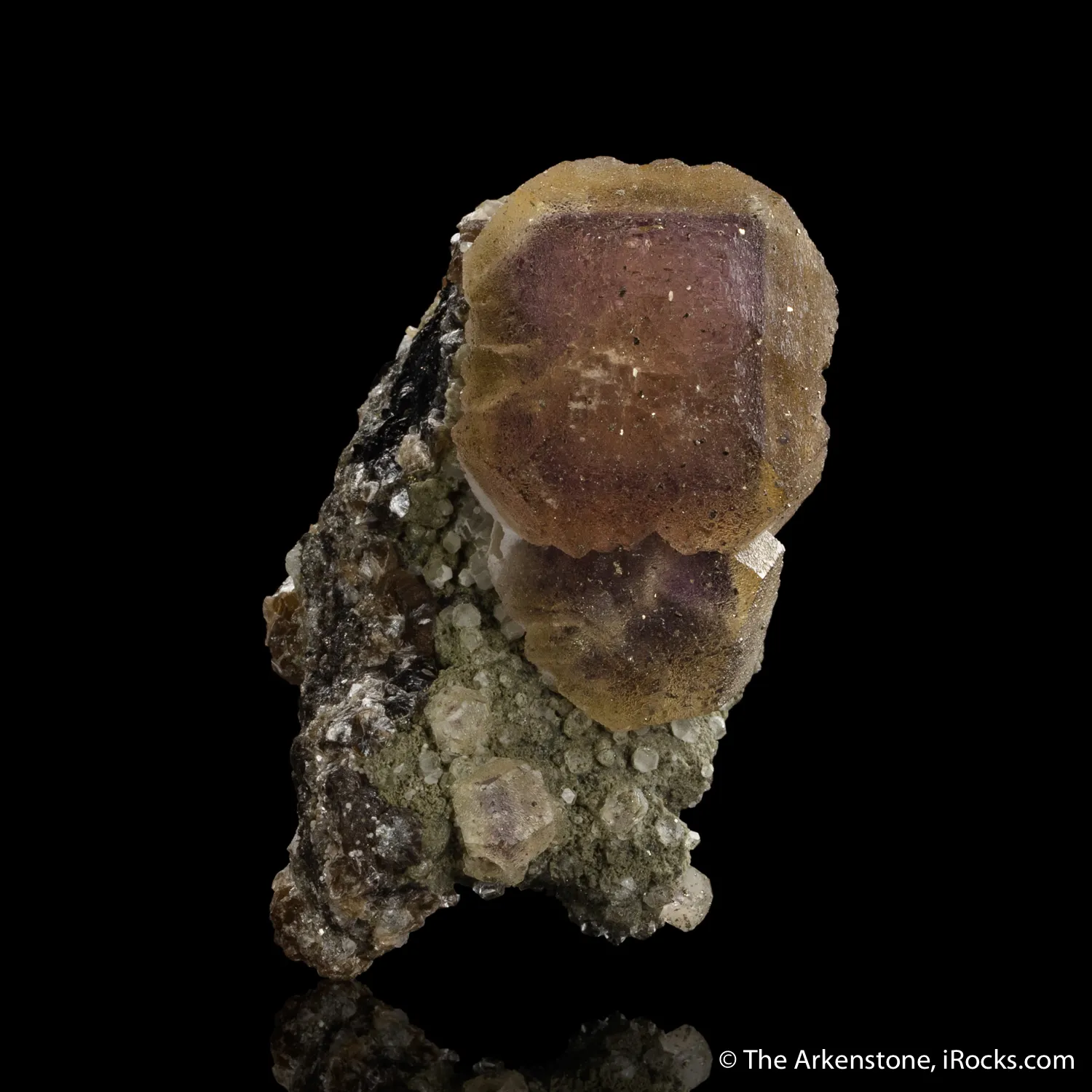 Fluorite on Muscovite and Ferberite - image 2