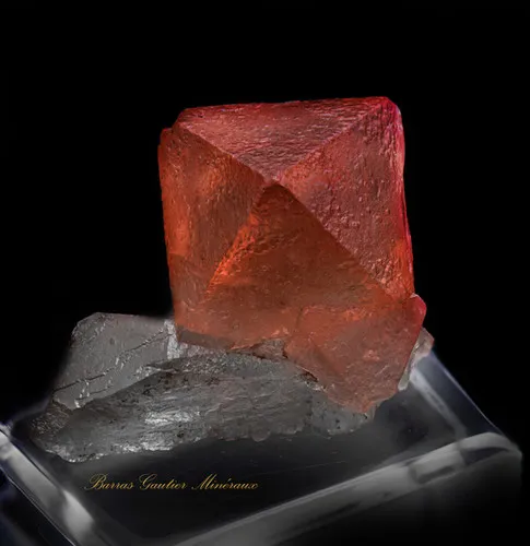 Fluorite on Quartz - image 4