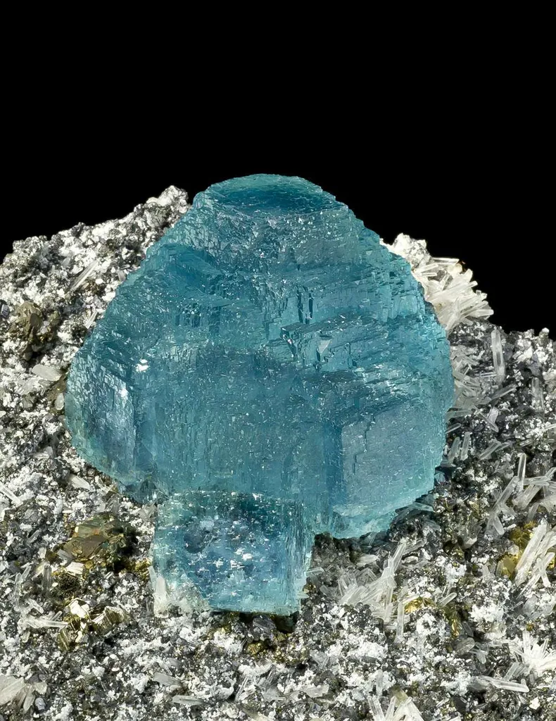 Fluorite on Quartz - image 4