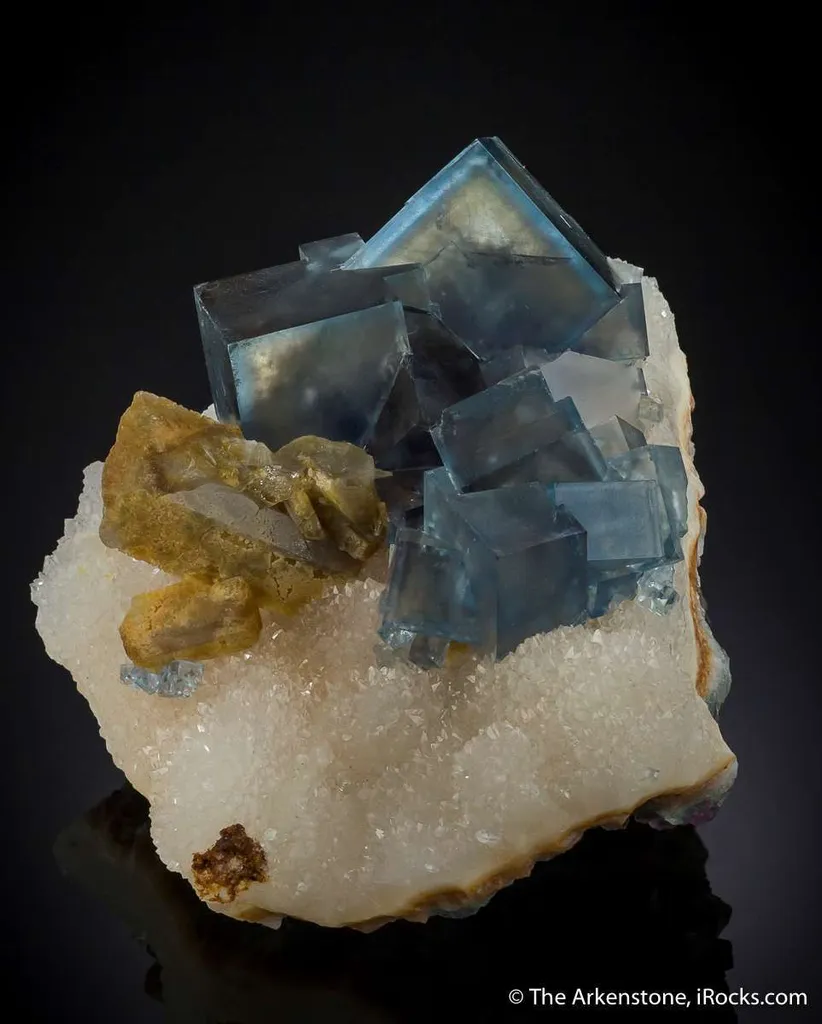 Fluorite on Quartz with Baryte (Illustrated) image