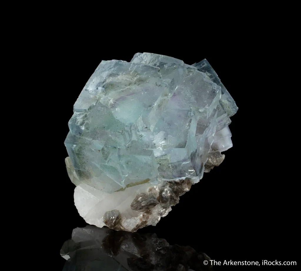 Fluorite on Quartz with Muscovite image