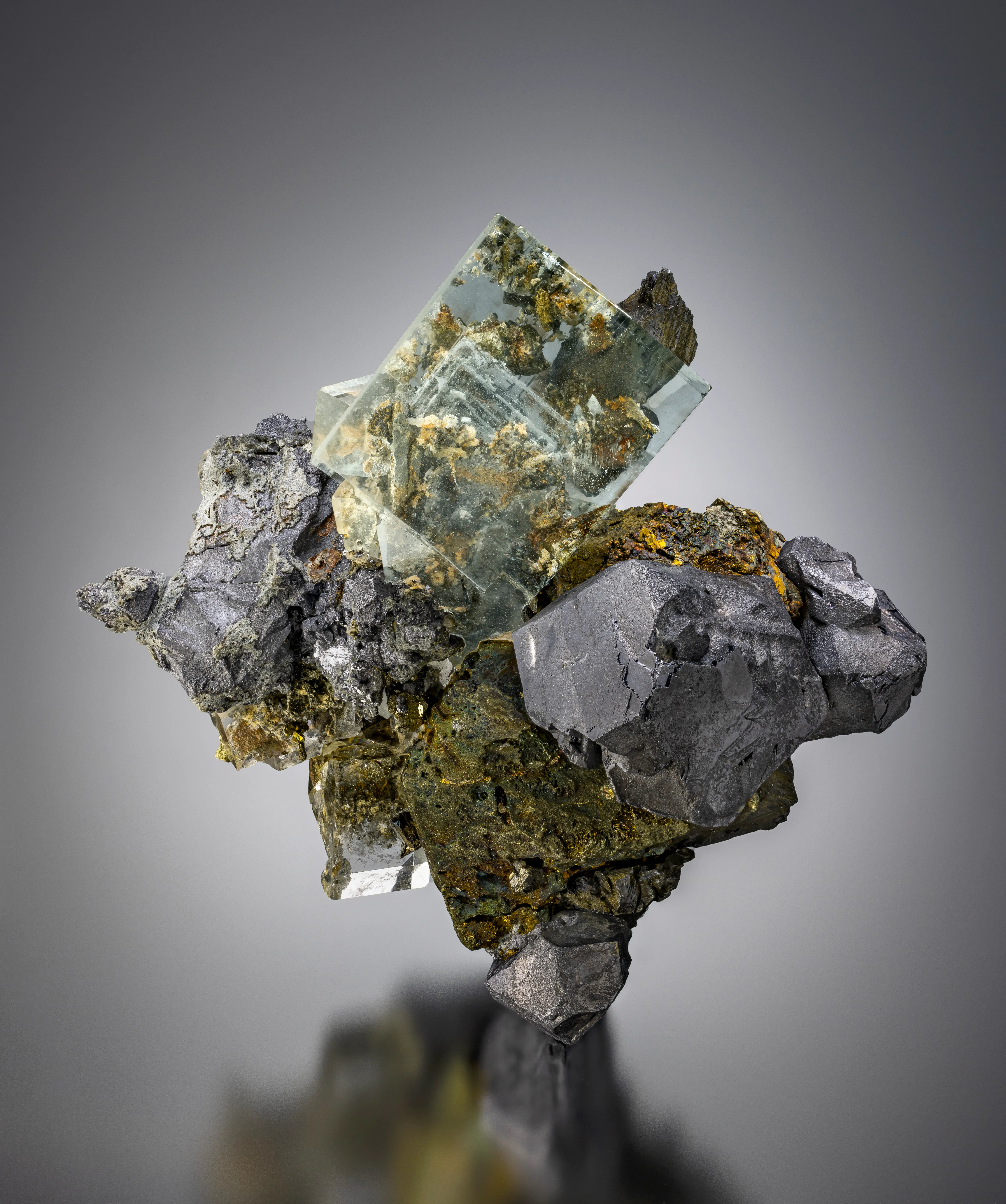 Fluorite on Sulfides - image 1