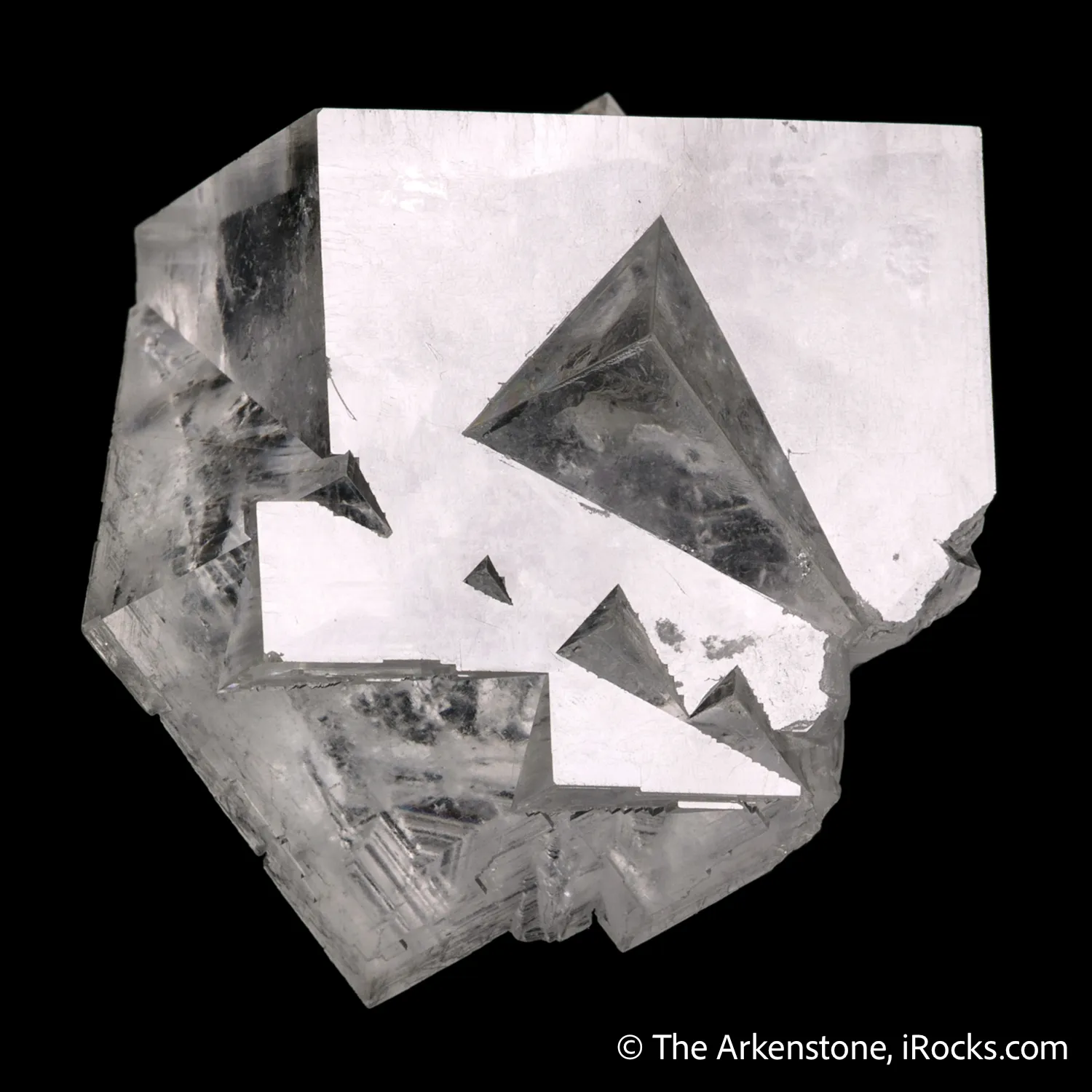 Fluorite (penetration twin) - image 4