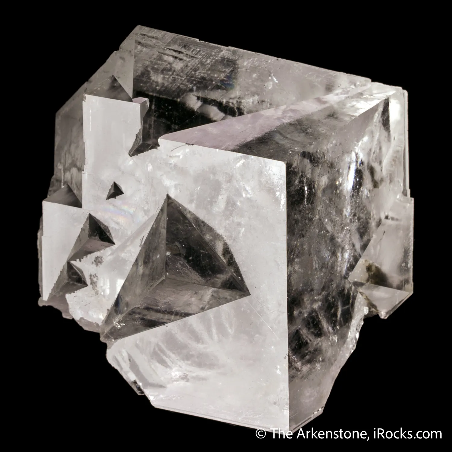 Fluorite (penetration twin) - image 3
