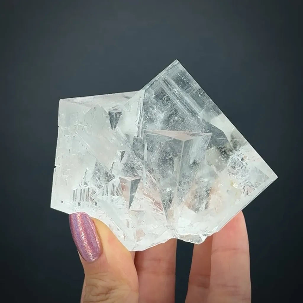 Fluorite (penetration twin) image