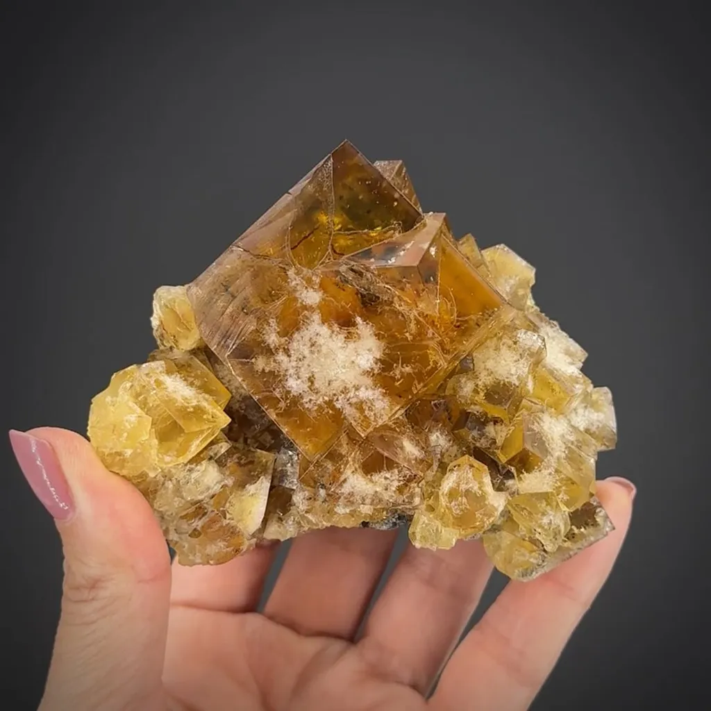 Fluorite (penetration-twinned) on Fluorite