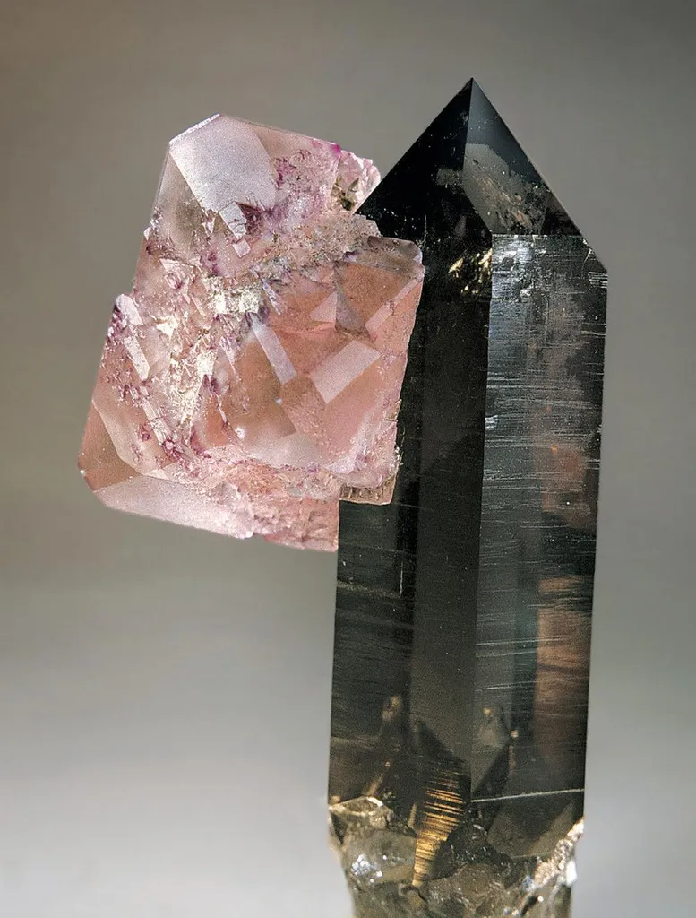 Fluorite, Quartz image