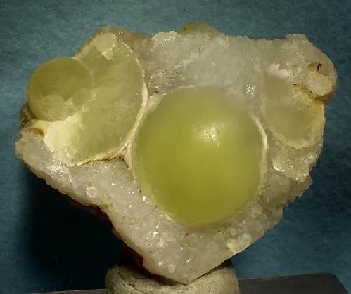 Fluorite, Quartz image