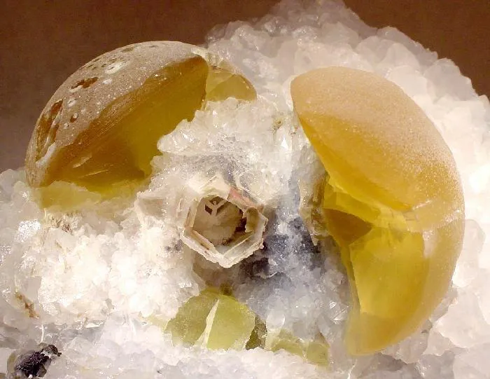 Fluorite, Quartz, Apophyllite image
