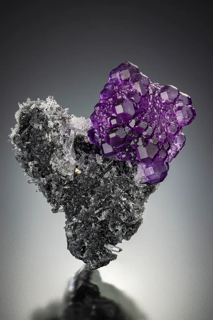 Fluorite, Quartz from China, Fujian, Quanzhou image