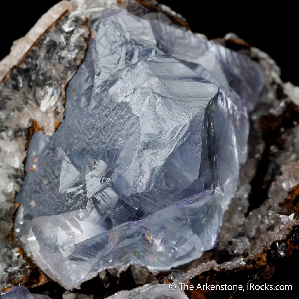Fluorite (red fluorescence) - image 6