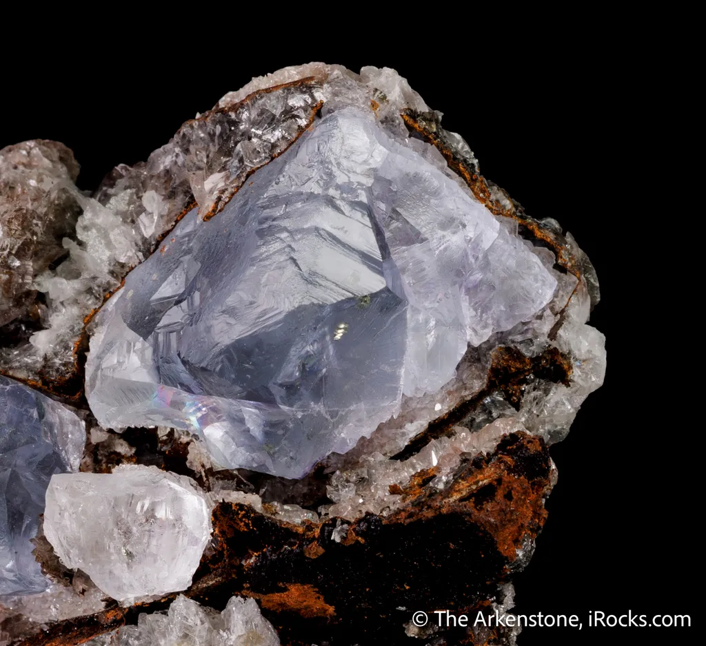 Fluorite (red fluorescence) - image 4