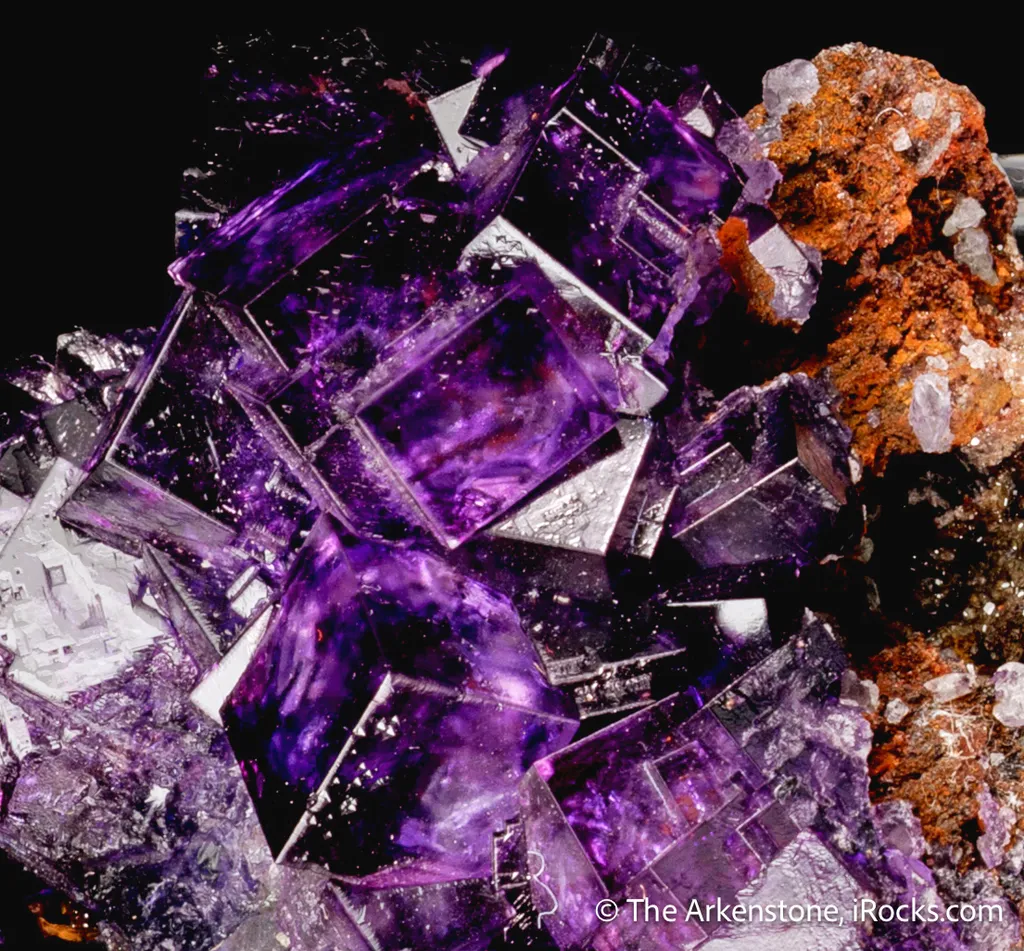 Fluorite (red fluorescence) (Miguel Romero award winner) - image 4