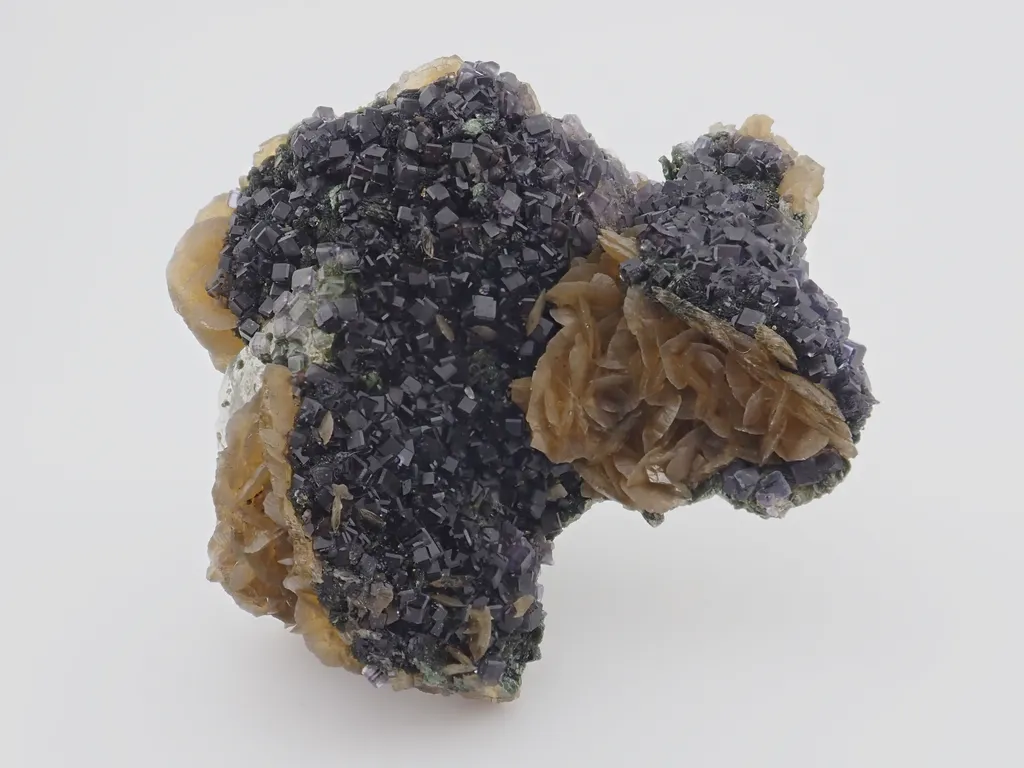 Fluorite, Siderite and Quartz - image 3