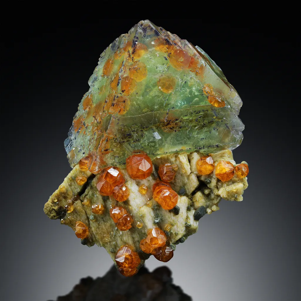 Fluorite & Spessartine image
