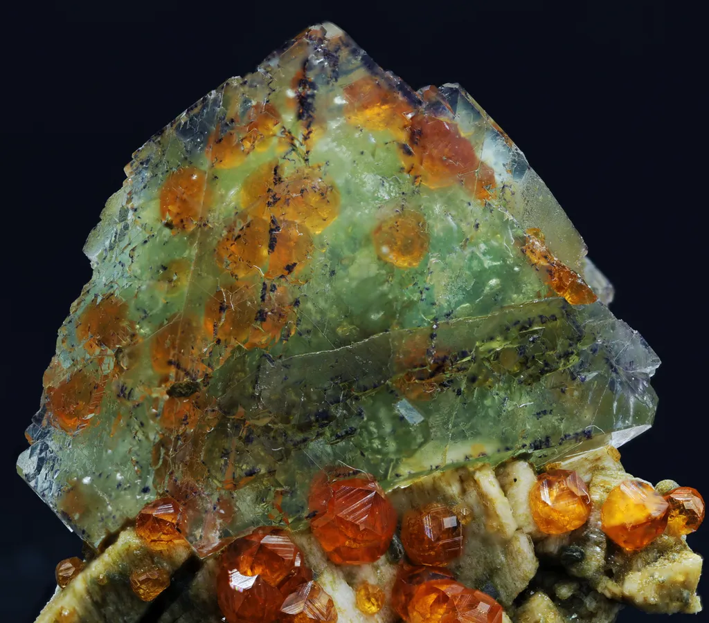 Fluorite & Spessartine - image 2