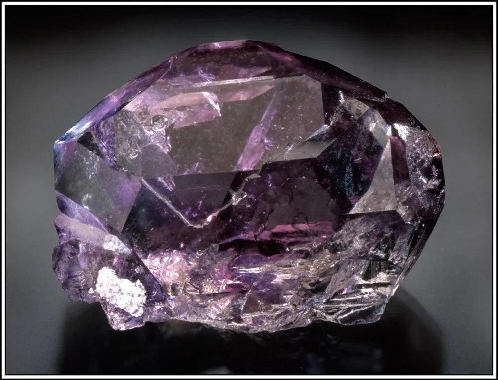 Fluorite (Spinel-law twin) image