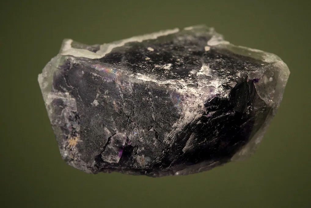 Fluorite (Spinel law twin) - image 5