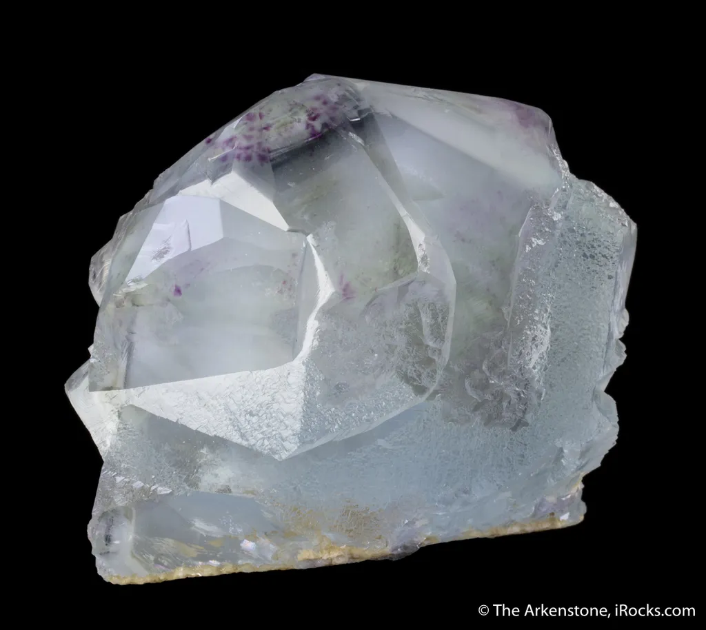 Fluorite (Spinel-twinned) - image 4