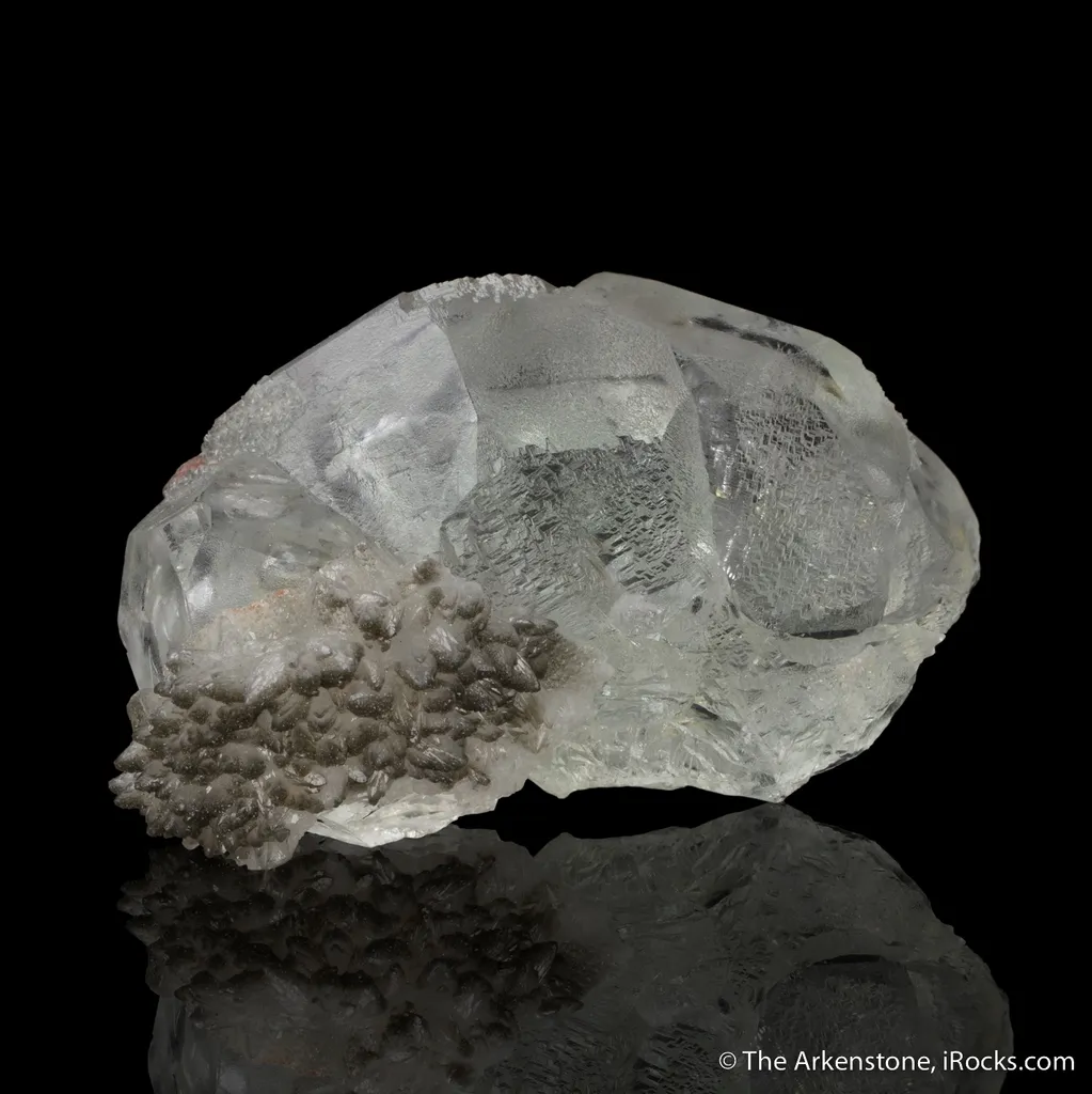 Fluorite (Spinel twinned) - image 4