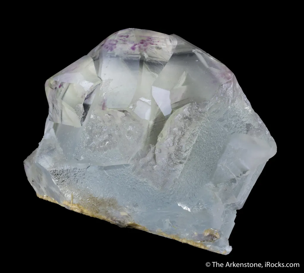 Fluorite (Spinel-twinned) - image 3