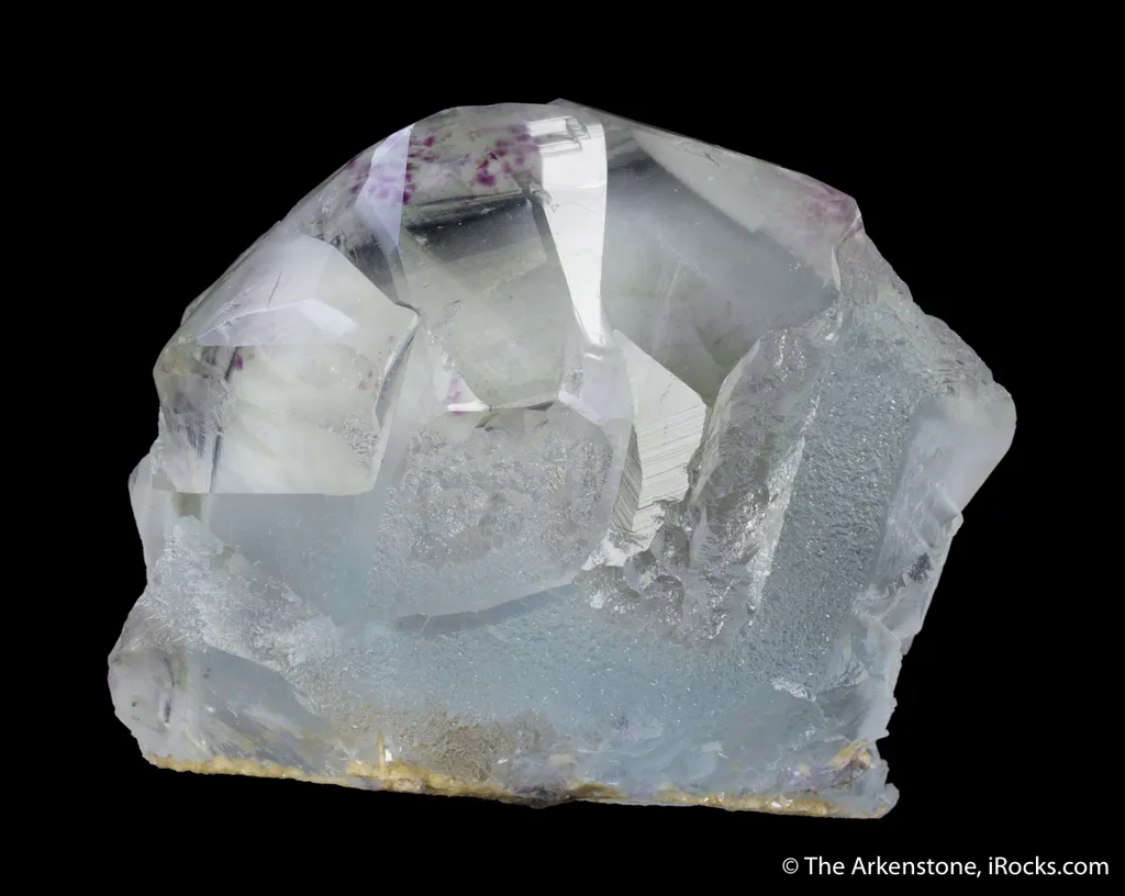 Fluorite (Spinel-twinned) image