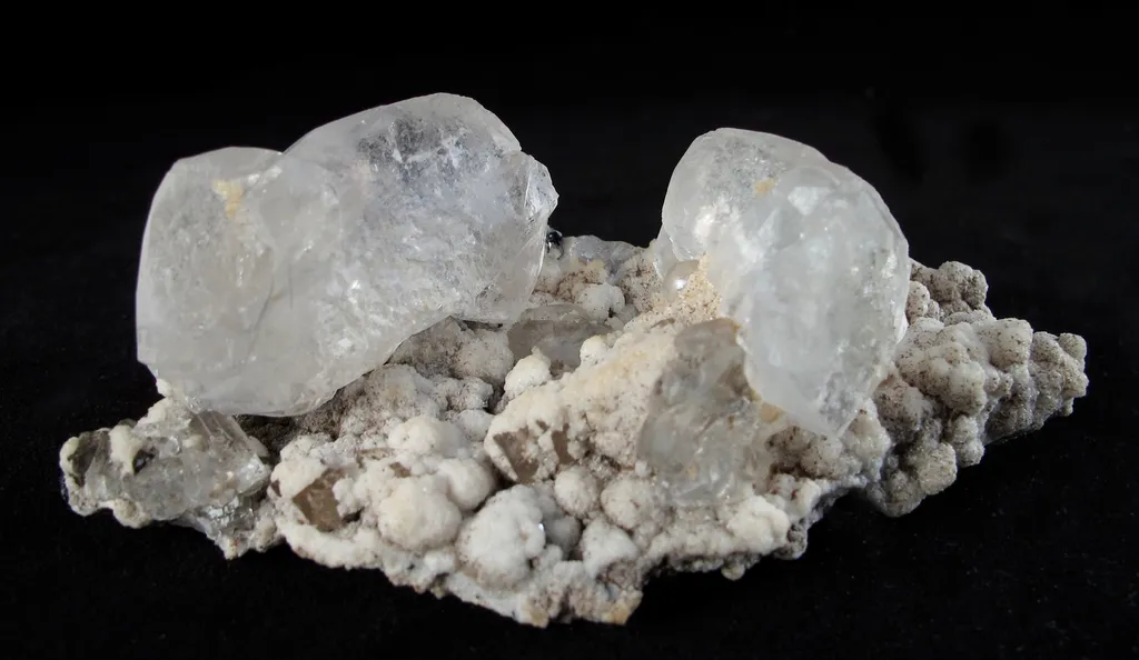 Fluorite (Spinel Twins) image